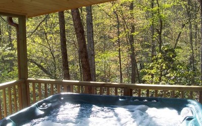 Cabin on Hill Hot Tub